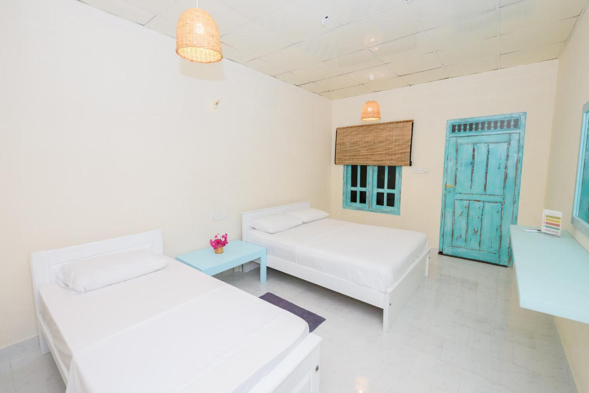 Capital Trincomalee Hotel Buitenkant foto